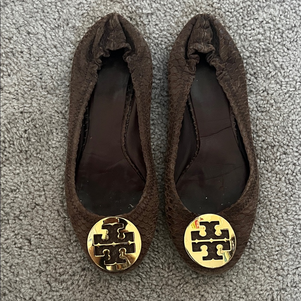 Tory Burch Textured Brown Flats with Gold Emblem